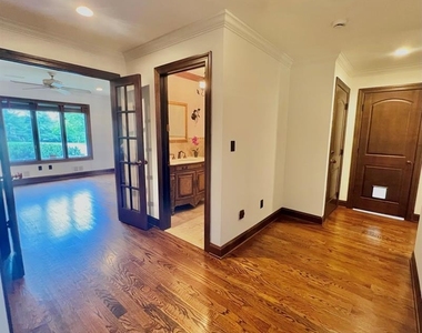 610 Glasmere - Photo Thumbnail 39