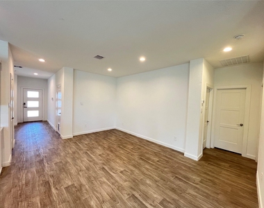 14206 Black Canyon Lane - Photo Thumbnail 2