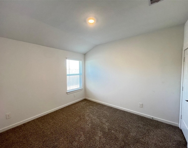 14206 Black Canyon Lane - Photo Thumbnail 15