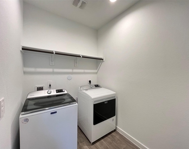 14206 Black Canyon Lane - Photo Thumbnail 17