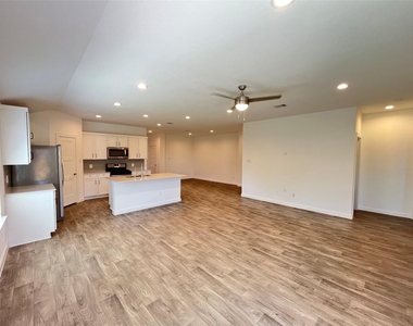 14206 Black Canyon Lane - Photo Thumbnail 6