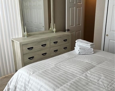 9025 Colby Drive - Photo Thumbnail 16