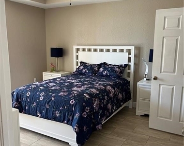 9025 Colby Drive - Photo Thumbnail 15