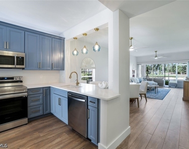 555 Augusta Boulevard - Photo Thumbnail 5