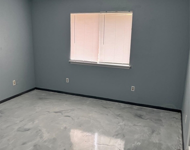 16631 Gold Ridge Lane - Photo Thumbnail 7