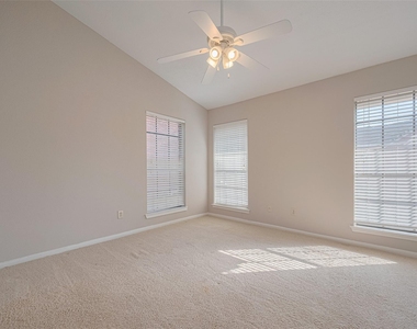 2211 S Kirkwood Road - Photo Thumbnail 21