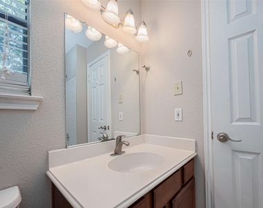 2211 S Kirkwood Road - Photo Thumbnail 26