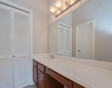 2211 S Kirkwood Road - Photo Thumbnail 30