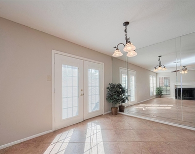2211 S Kirkwood Road - Photo Thumbnail 9