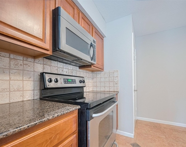 2211 S Kirkwood Road - Photo Thumbnail 15