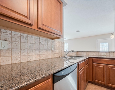 2211 S Kirkwood Road - Photo Thumbnail 17