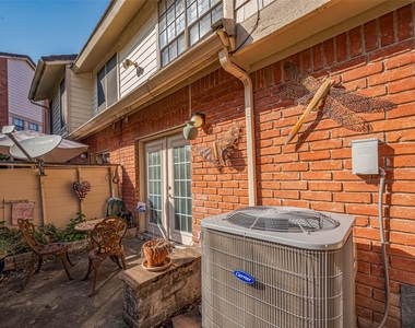 2211 S Kirkwood Road - Photo Thumbnail 33