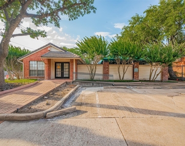 2211 S Kirkwood Road - Photo Thumbnail 37