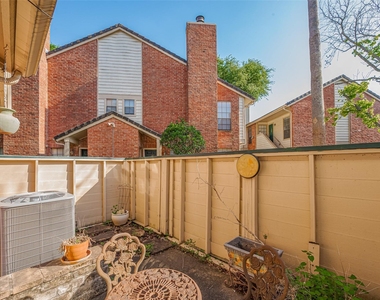 2211 S Kirkwood Road - Photo Thumbnail 31