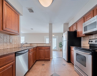 2211 S Kirkwood Road - Photo Thumbnail 18