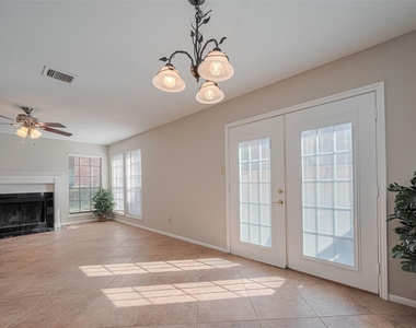 2211 S Kirkwood Road - Photo Thumbnail 11