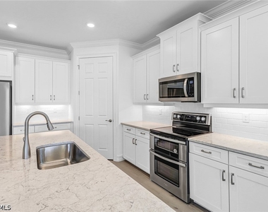 317 Spiaggio Court - Photo Thumbnail 17