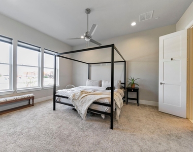 2412 Canal Street - Photo Thumbnail 8