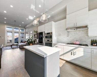 2412 Canal Street - Photo Thumbnail 5