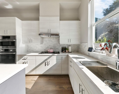 2412 Canal Street - Photo Thumbnail 6
