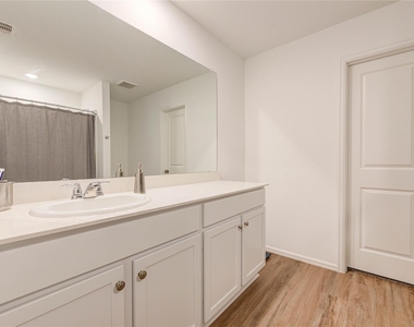 1496 Twilight Green Drive - Photo Thumbnail 13
