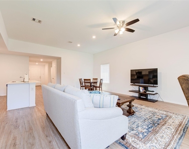 1496 Twilight Green Drive - Photo Thumbnail 7
