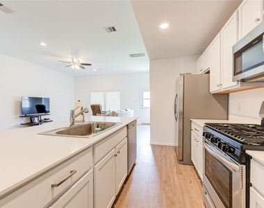 1496 Twilight Green Drive - Photo Thumbnail 11