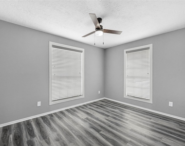 502 Frawley Street - Photo Thumbnail 14