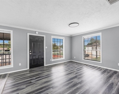 502 Frawley Street - Photo Thumbnail 3
