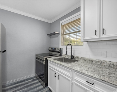 502 Frawley Street - Photo Thumbnail 8