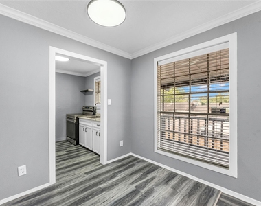 502 Frawley Street - Photo Thumbnail 6