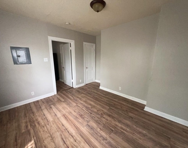 1552 Lombardy Street - Photo Thumbnail 7