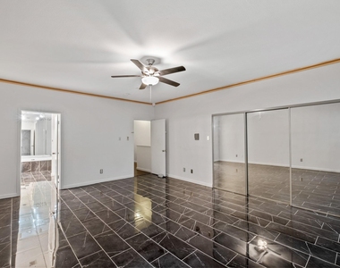 3124 Holly Hall Street - Photo Thumbnail 7