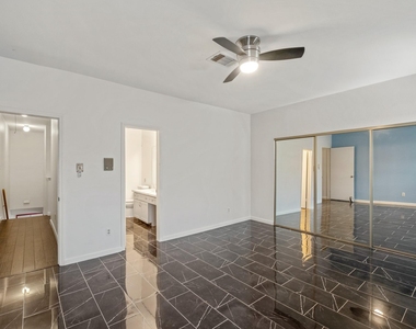 3124 Holly Hall Street - Photo Thumbnail 11