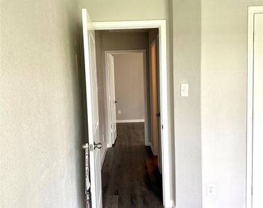 3302 Alberelli Drive - Photo Thumbnail 11
