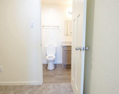 21155 Gosling Road - Photo Thumbnail 14