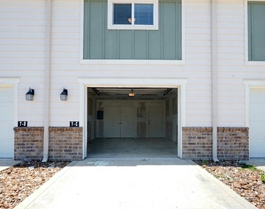 21155 Gosling Road - Photo Thumbnail 2