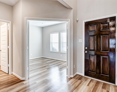 2165 Woodland Pine Drive - Photo Thumbnail 10
