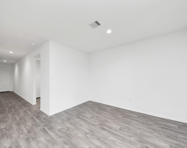 2007 Woodlark Way - Photo Thumbnail 11