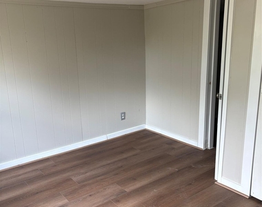 5914 Ridgeway Drive - Photo Thumbnail 19