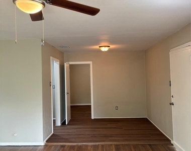 5914 Ridgeway Drive - Photo Thumbnail 6