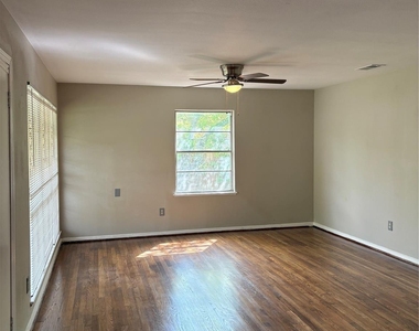 5914 Ridgeway Drive - Photo Thumbnail 5