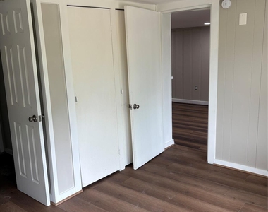 5914 Ridgeway Drive - Photo Thumbnail 17