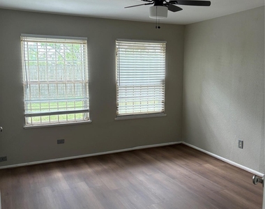 5914 Ridgeway Drive - Photo Thumbnail 14