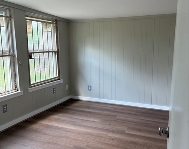 5914 Ridgeway Drive - Photo Thumbnail 18