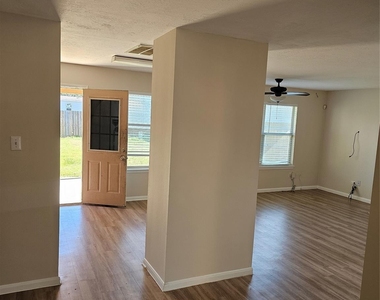 4839 Montclair Hill Lane - Photo Thumbnail 9