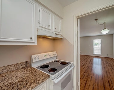 6402 Del Monte Drive - Photo Thumbnail 6