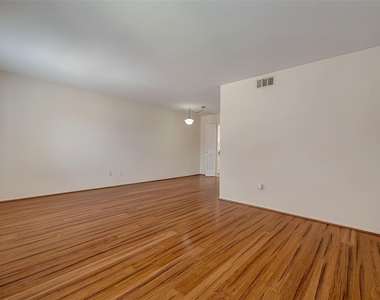 6402 Del Monte Drive - Photo Thumbnail 9