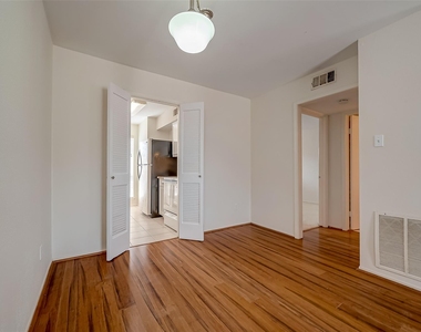 6402 Del Monte Drive - Photo Thumbnail 14