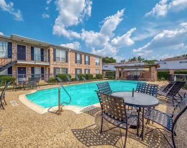6402 Del Monte Drive - Photo Thumbnail 27